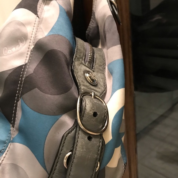 Coach - Picture 2 of 9